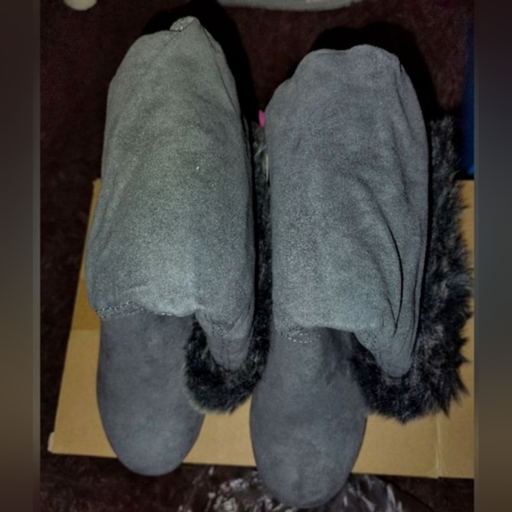 Girl's or Women's Boots - size 6 - Picture 3 of 3